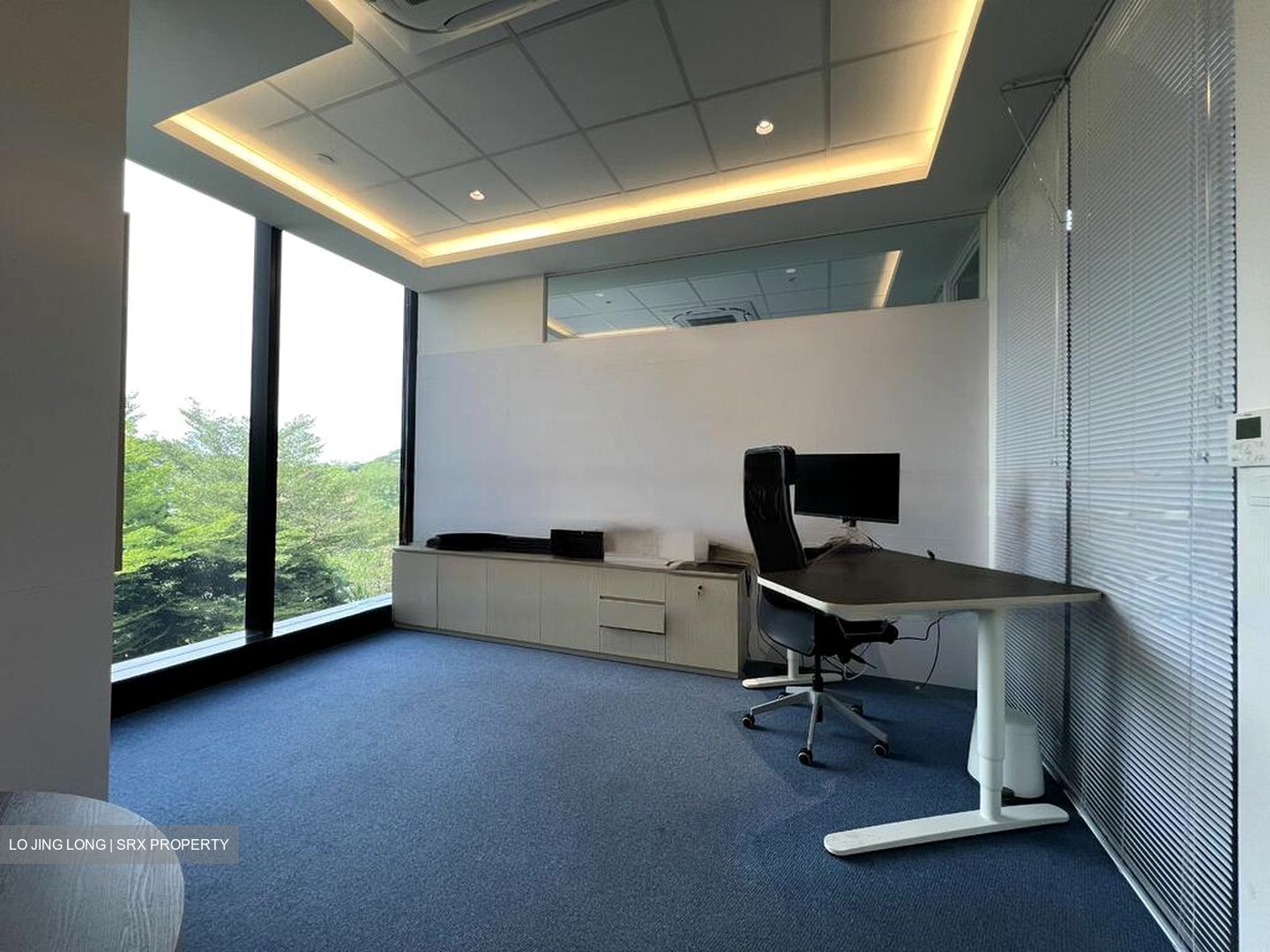 THE KINGSMEN EXPERIENCE (D16), Office #460722371